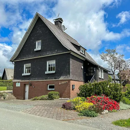 Zum Heidegarten Holiday home *